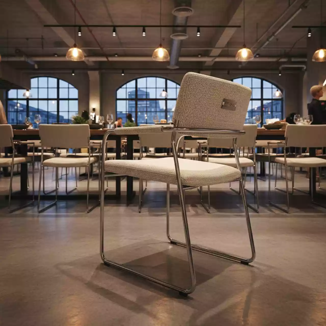 Аренда Стул текстиль Iso Chrome в ресторане «Сыроварня» — ART SPACE
