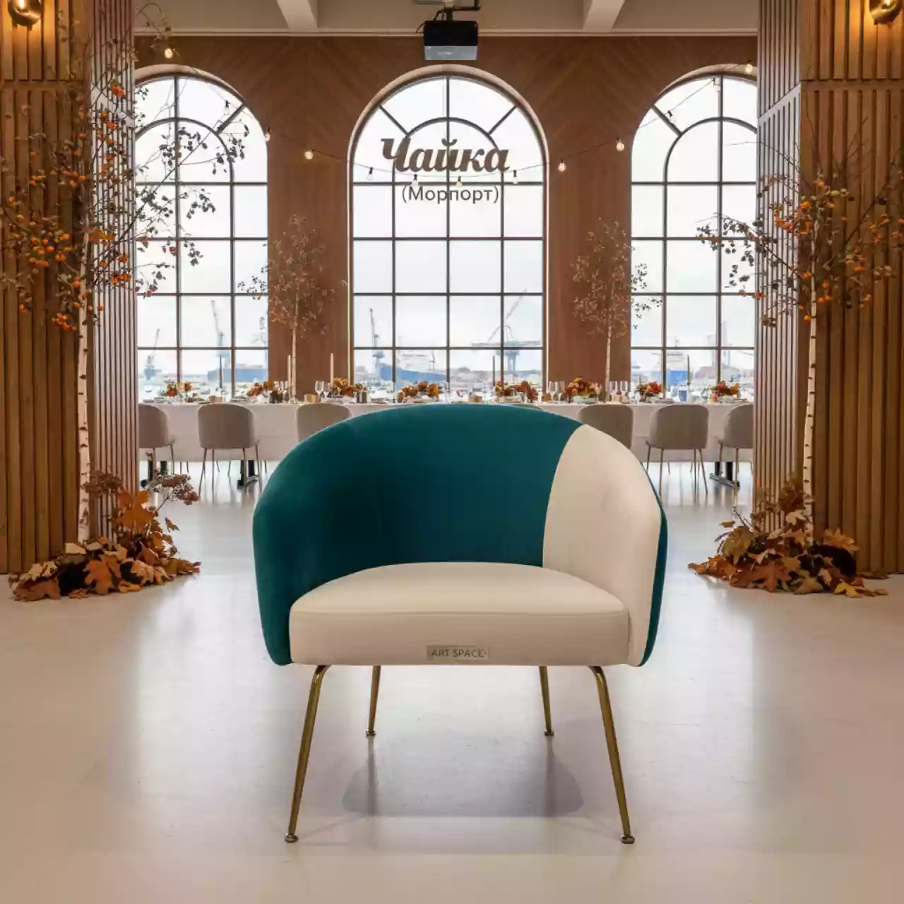 Аренда Стул Тиффани велюр Paddington ножки металл в зале «Чайка» (Морпорт) — ART SPACE