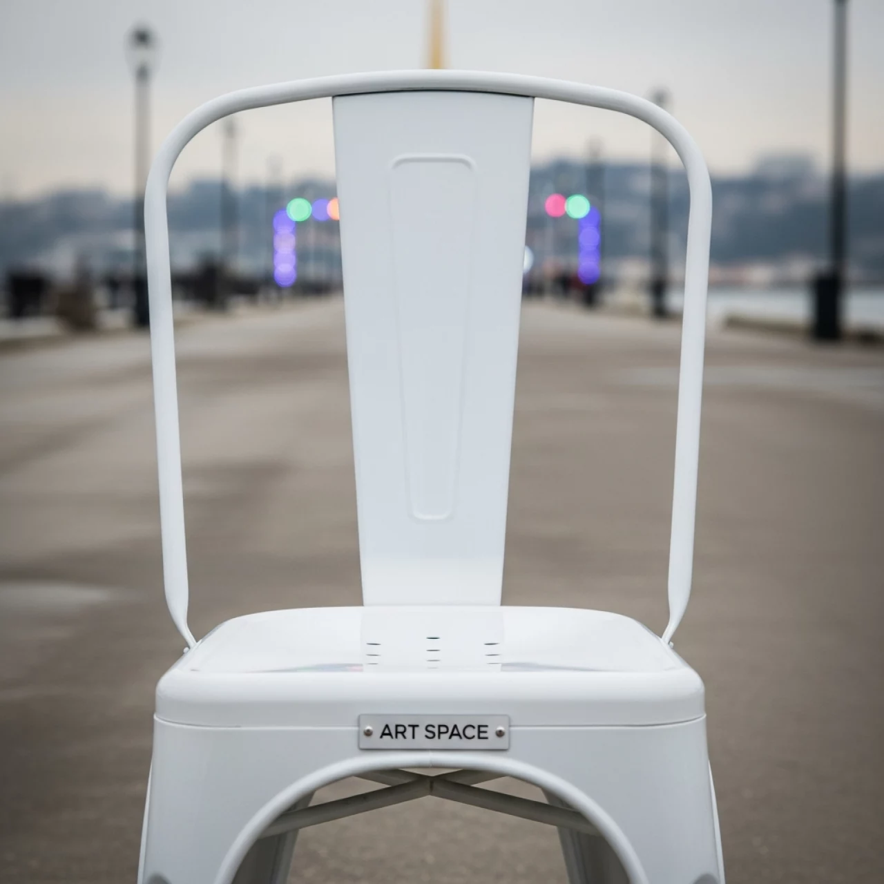 Аренда Стул Tolix белый на территории Морпорта Сочи — ART SPACE