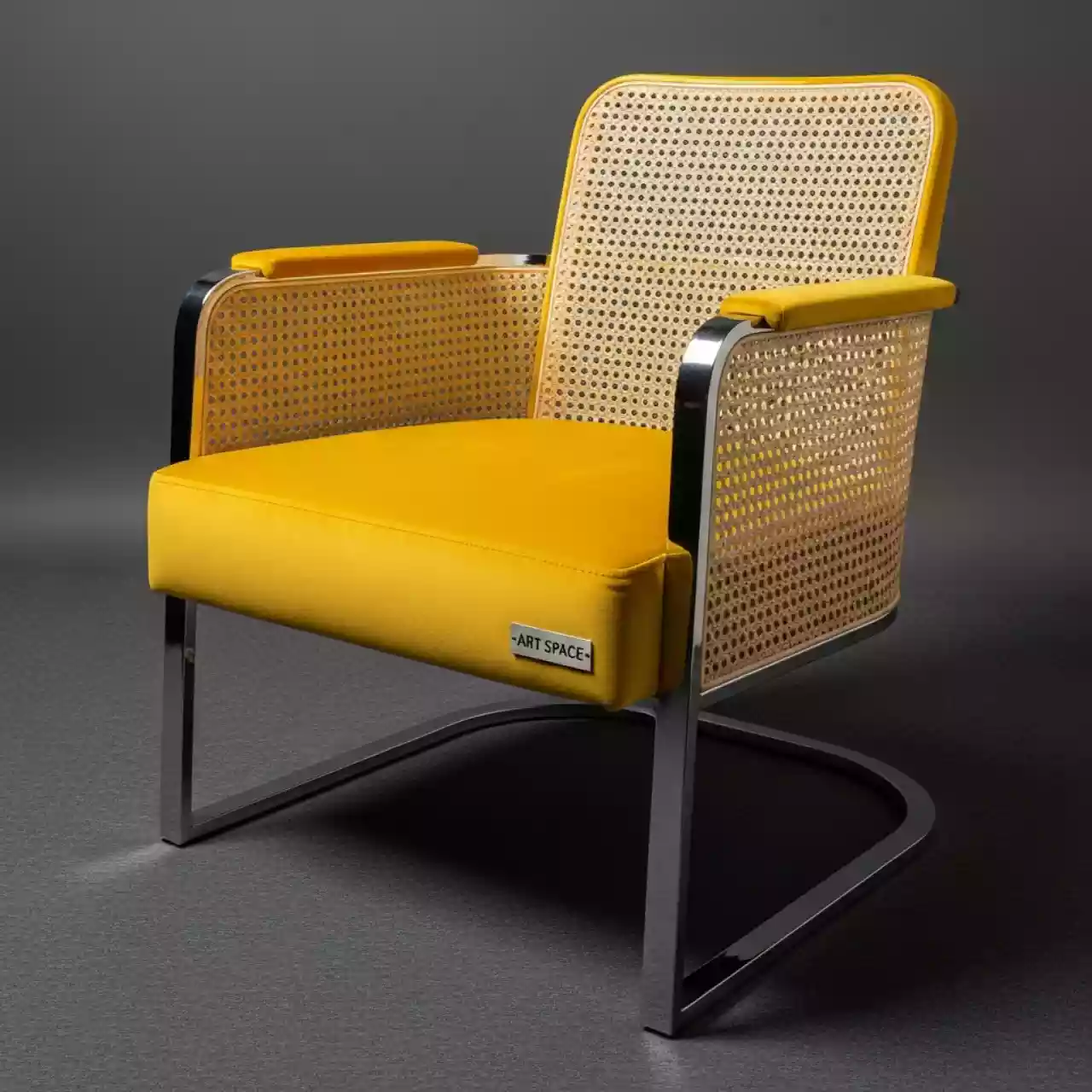 Аренда Стул Тотем серебряный желтый бархат с натуральной ротанговой спинкой в ресторане «Магеллан» — ART SPACE