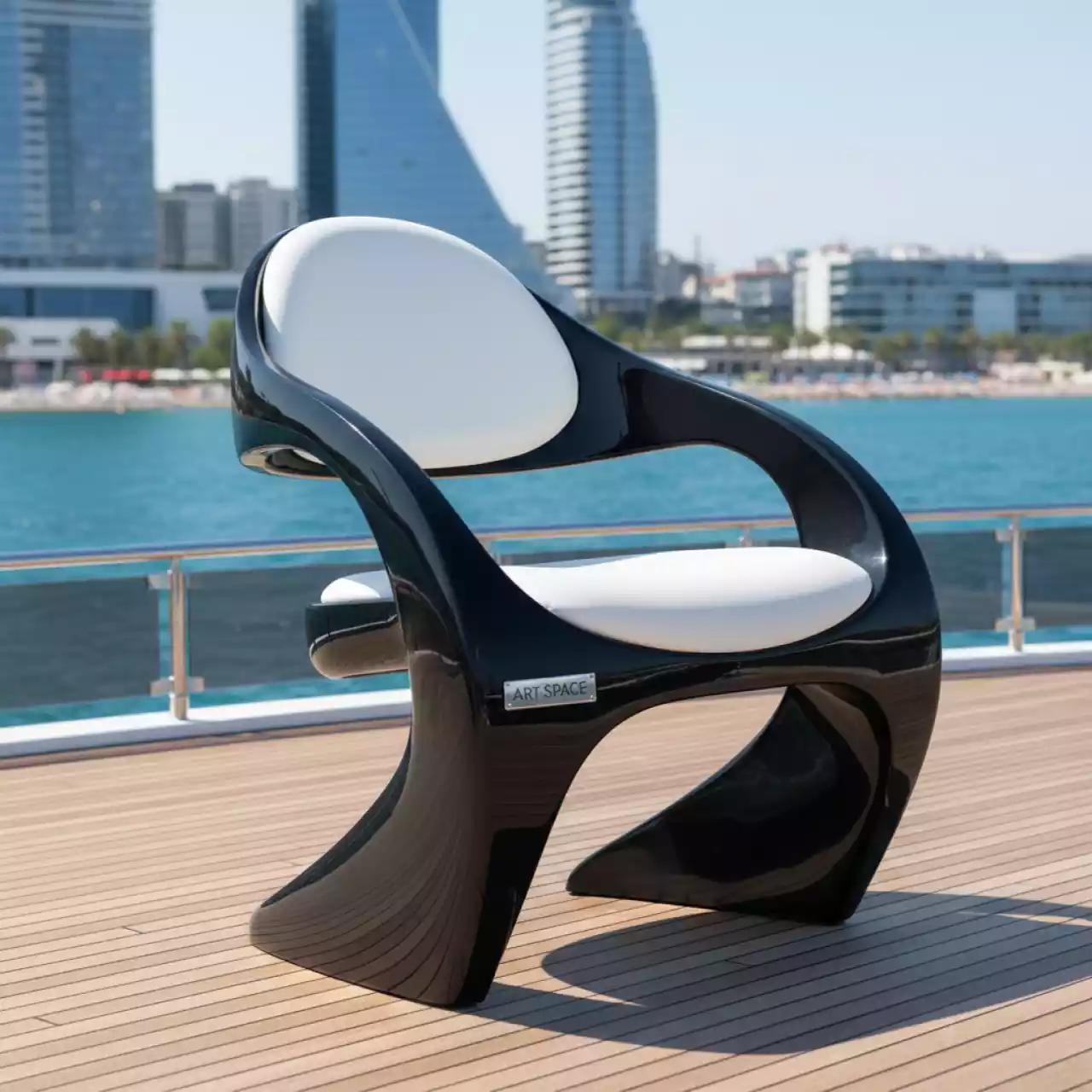 Аренда Стул УНИСОН черный с белой подушкой на VIP-яхте (Имеретинский порт) — ART SPACE