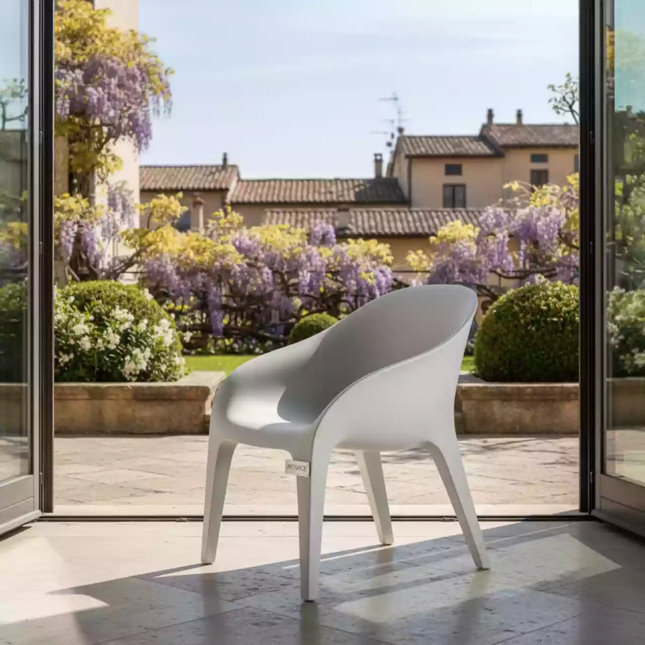 Аренда Стул Ува N серый белый на вилле «Анна» — ART SPACE