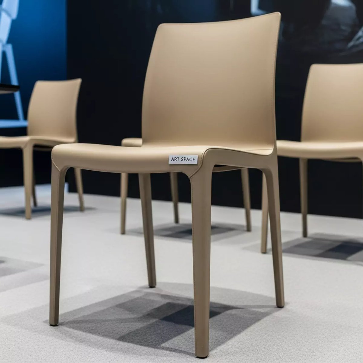 Аренда Стул Вашингтон бежевый в Radisson Hotel Rosa Khutor — ART SPACE