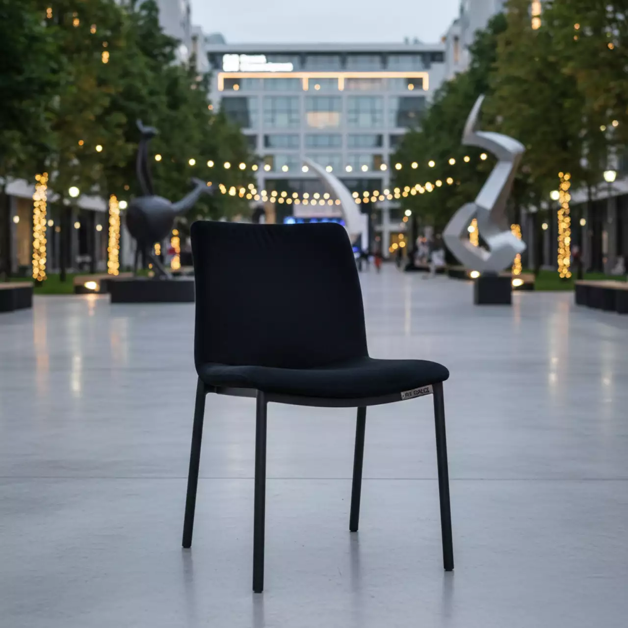 Аренда Стул велюр черный ножки металл Olys в City Park Hotel Sochi — ART SPACE