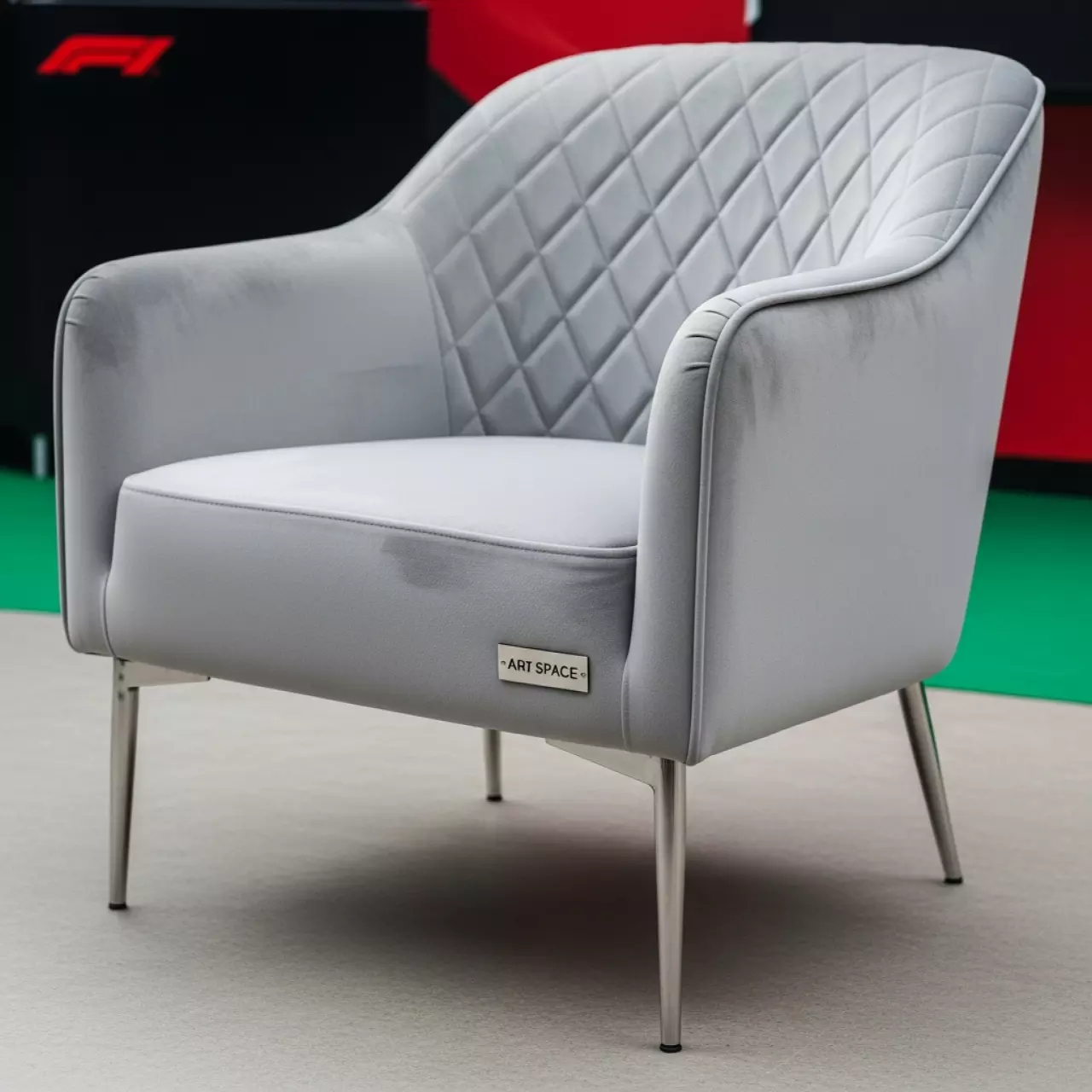 Аренда Стул велюр светло серый Одди Diamond в Поляна 1389 Отель и Спа — ART SPACE