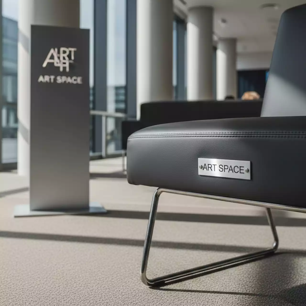 Аренда Стул Venezia на ножках в Radisson Blu Resort & Congress Centre — ART SPACE