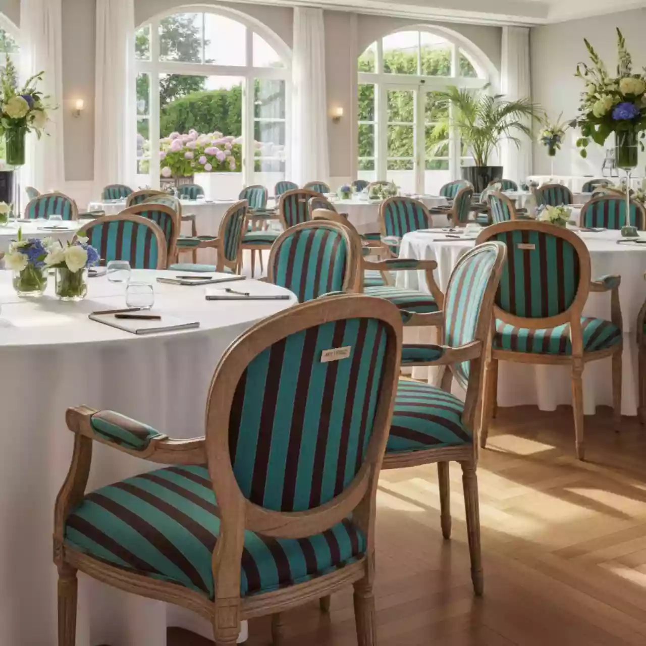 Аренда Стул венский B в Mövenpick Hotel — ART SPACE