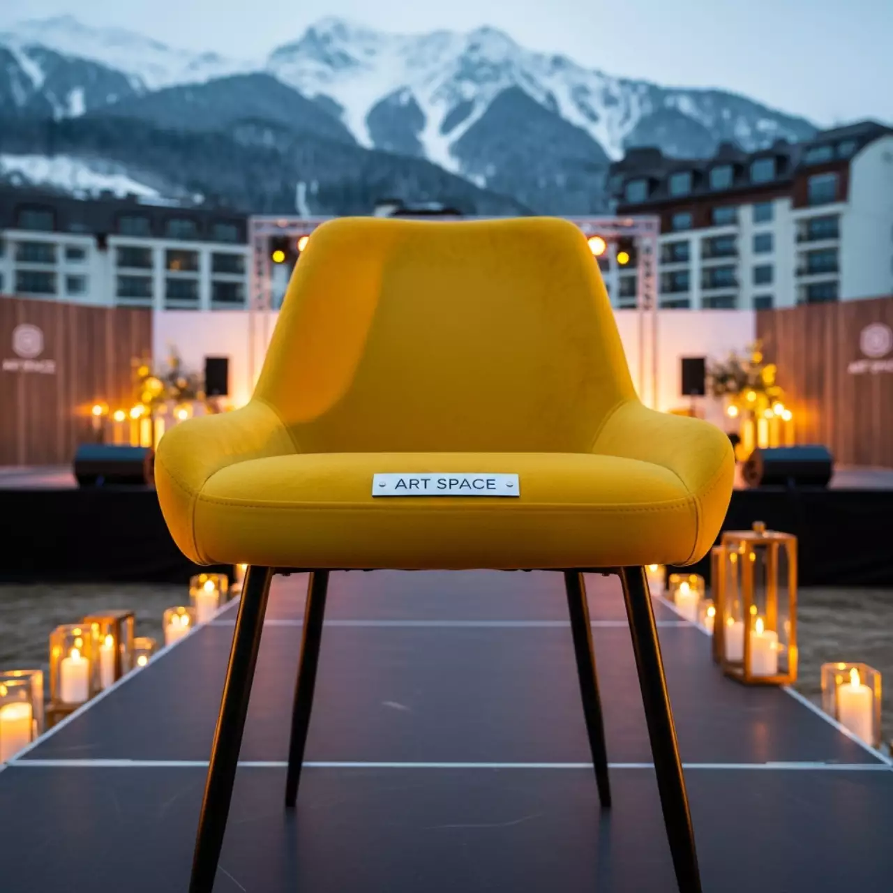 Аренда Стул Vente Velutto велюр желтый в Sochi Marriott Krasnaya Polyana — ART SPACE