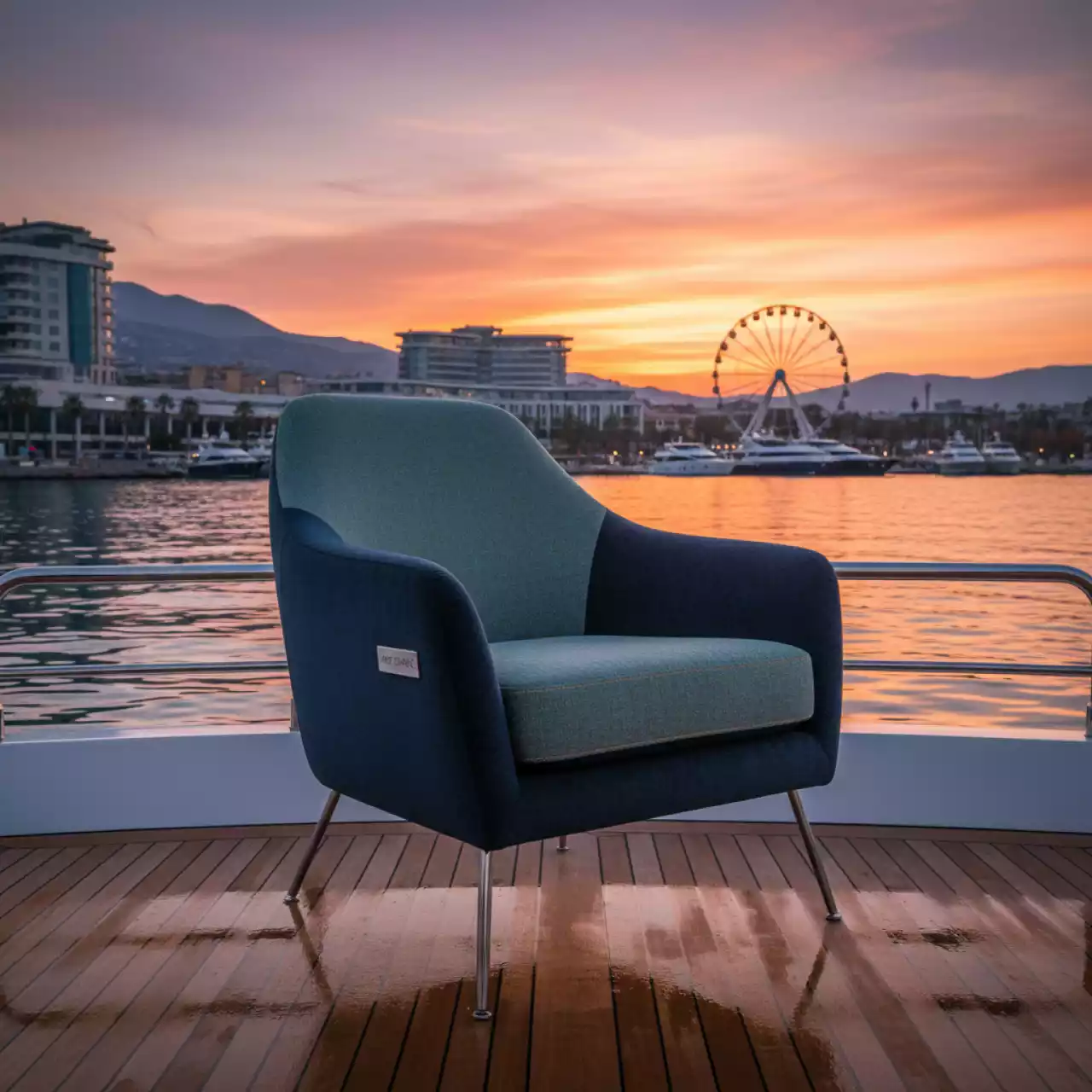 Аренда Стул Vicenza на ножках с подлокотниками на VIP теплоходе (Морпорт Сочи) — ART SPACE