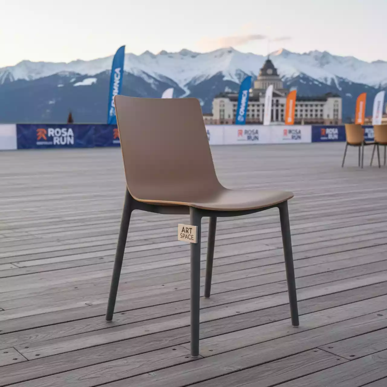 Аренда Стул Y C W светло коричневый стальные ножки в Rodina Grand Hotel & SPA — ART SPACE
