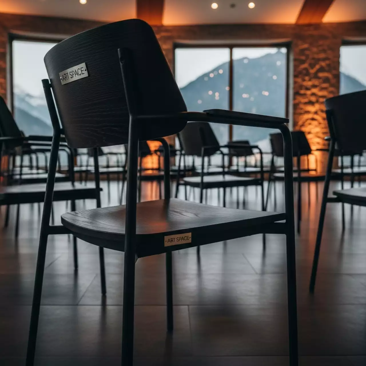 Аренда Стулья АРТ СПЕЙС в Green Flow Hotel — ART SPACE