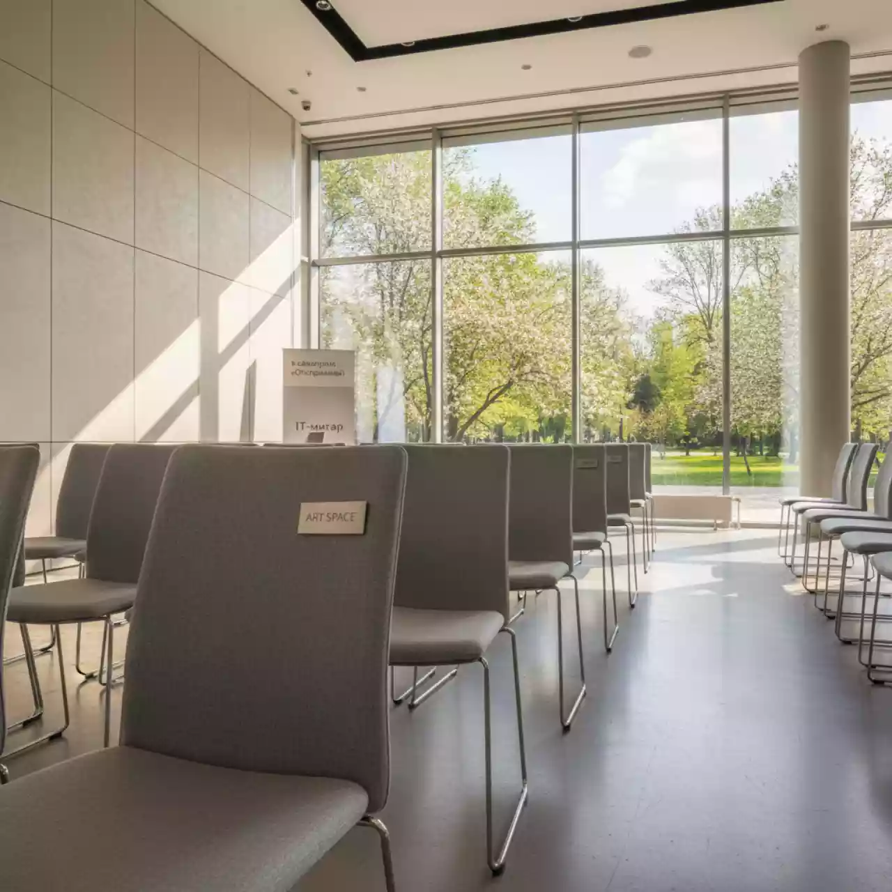 Аренда Стулья банкетные серые в санатории «Октябрьский» — ART SPACE