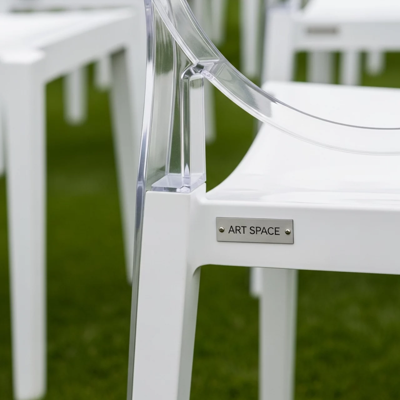 Аренда Стулья белые прозрачные в санатории «Октябрьский» — ART SPACE