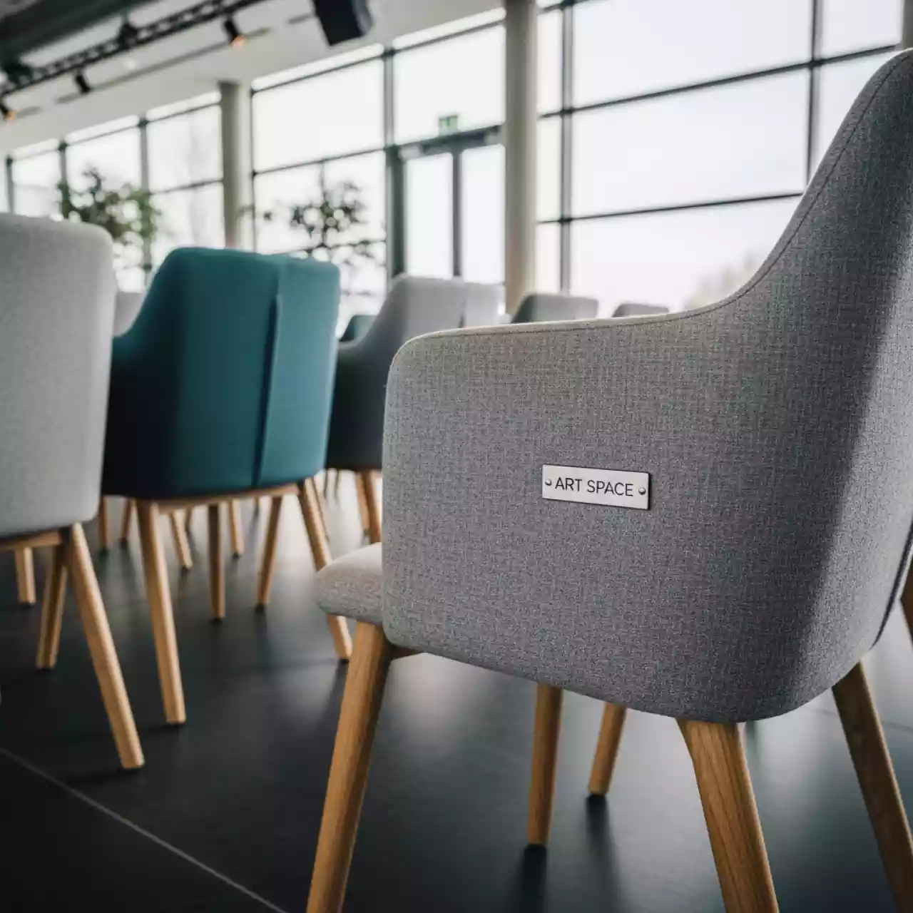 Аренда Стулья для конференций в Сириус Арене — ART SPACE