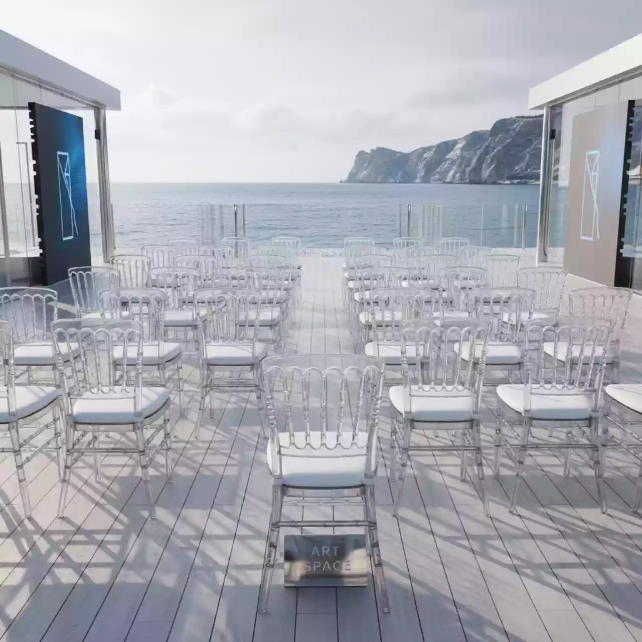 Аренда Стулья Кьявари прозрачные с белой подушкой на пляжных клубах Хосты — ART SPACE