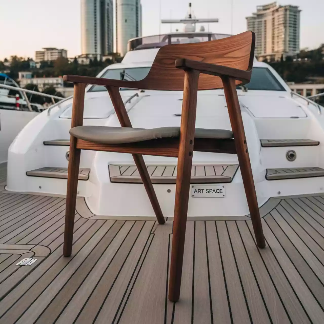 Аренда Стулья Кай дерево гевея ножки орех на VIP-яхте (Имеретинский порт) — ART SPACE