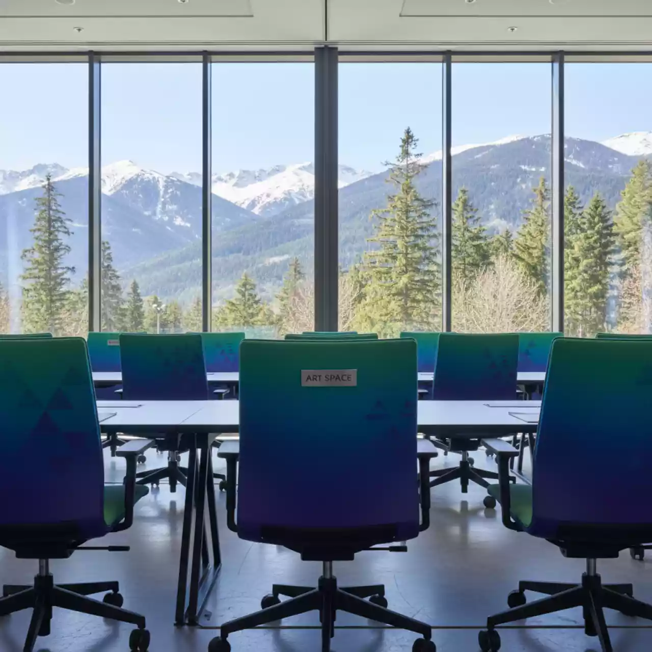 Аренда Стулья офисные для делового мероприятия в Radisson Hotel Rosa Khutor — ART SPACE