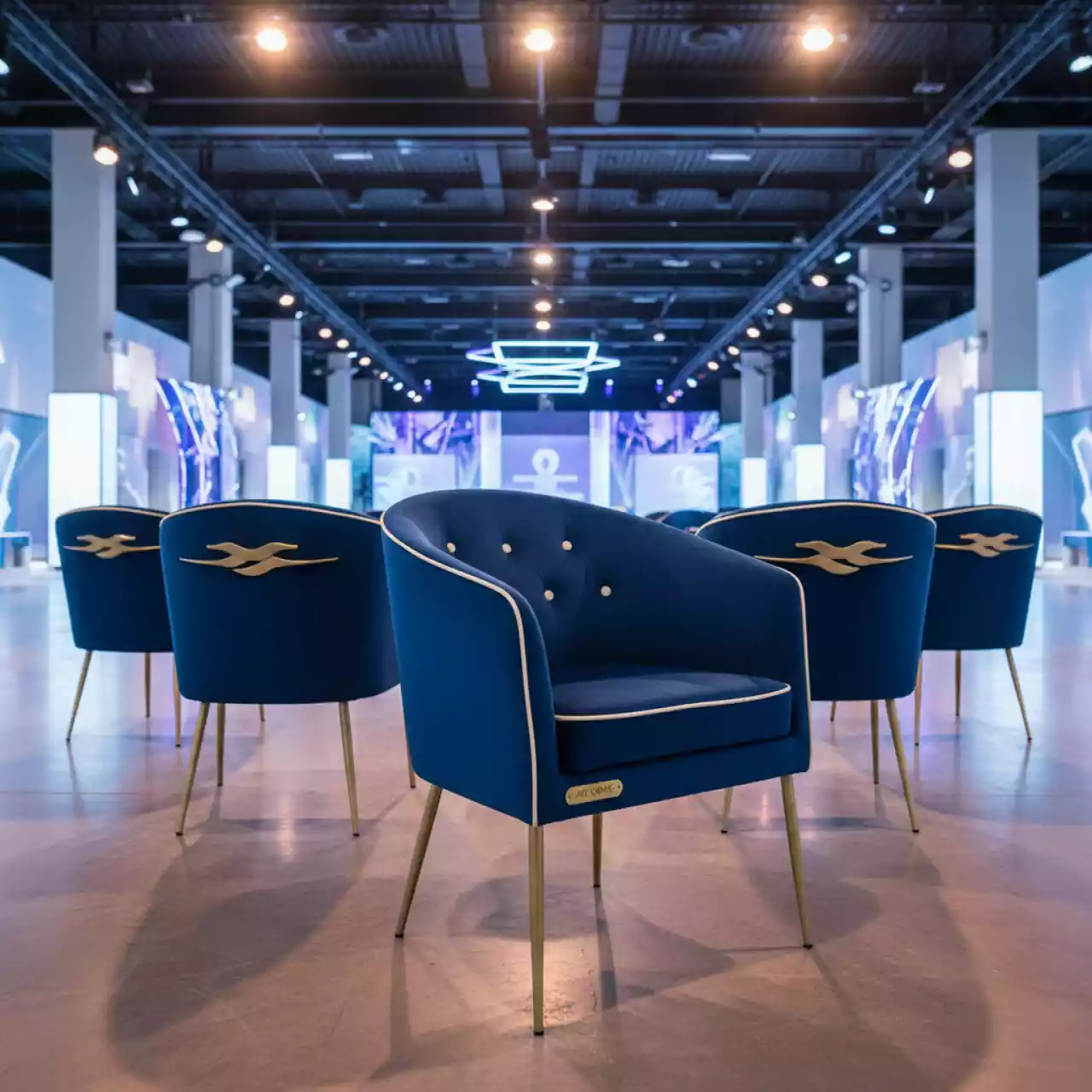 Аренда Стулья Royal Family NICO Тиффани в Керлинговом центре «Ледяной куб» — ART SPACE