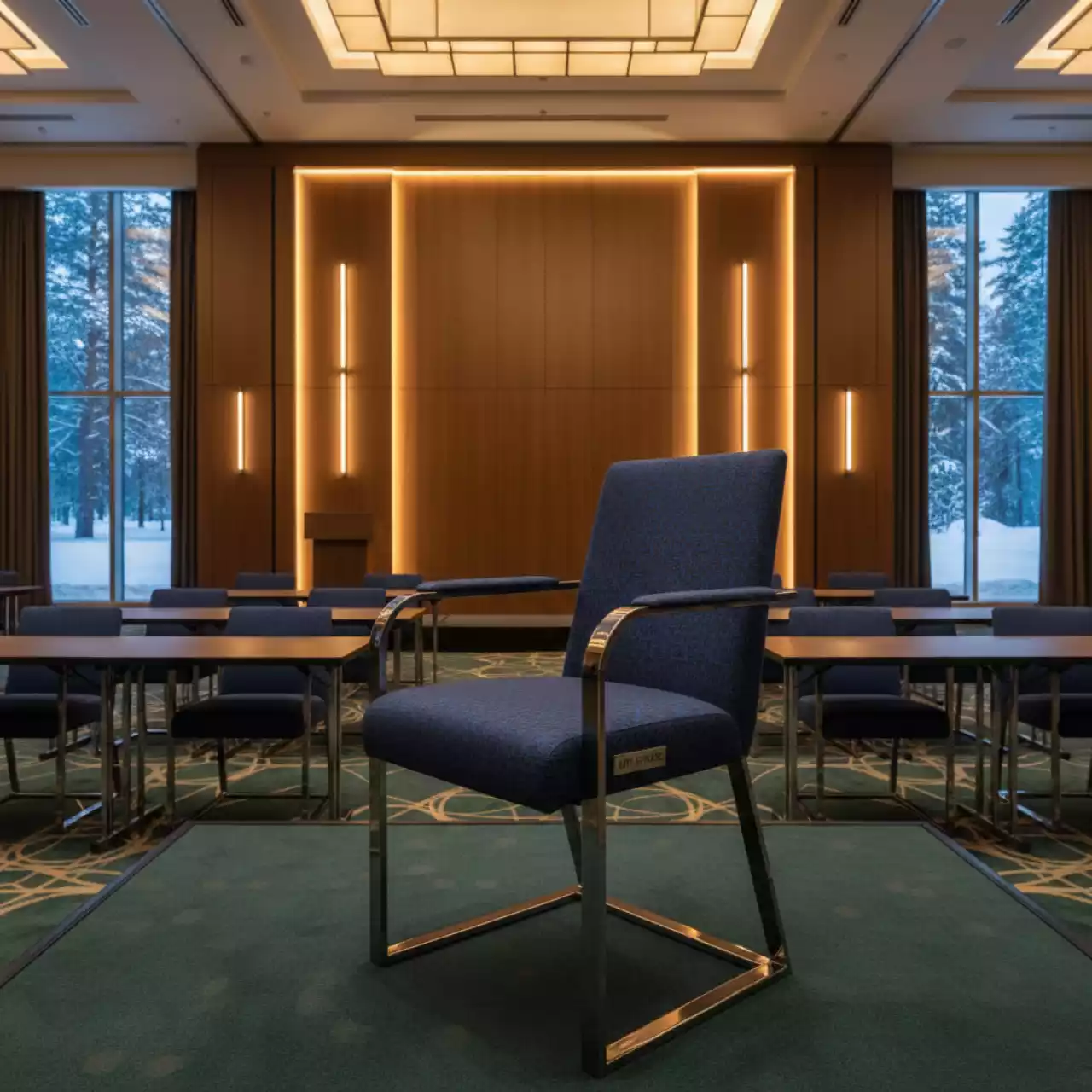 Аренда Стулья с подлокотниками в Новороссийске для конференции в Green Flow Hotel — ART SPACE