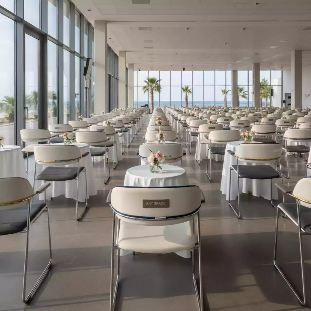 Аренда Стулья складные в Анапе для конференции — ART SPACE