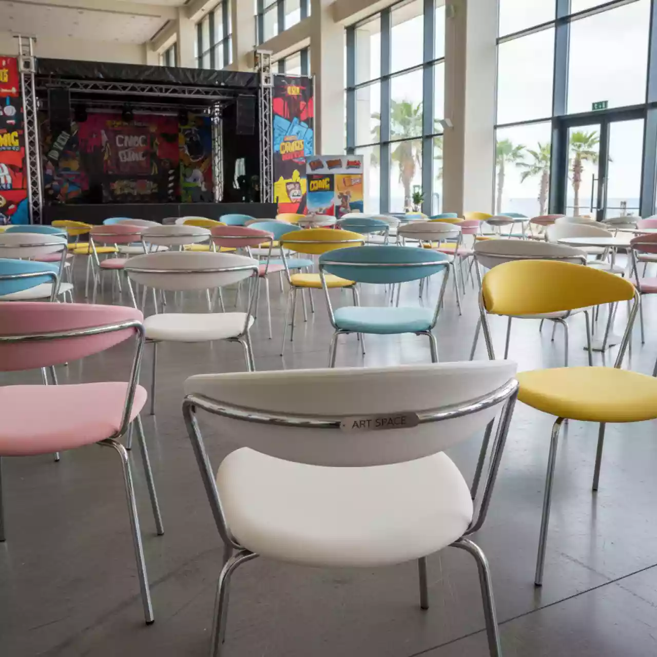 Аренда Стулья Такер розовый голубой белый желтый в Imeretinskiy Hotel — ART SPACE