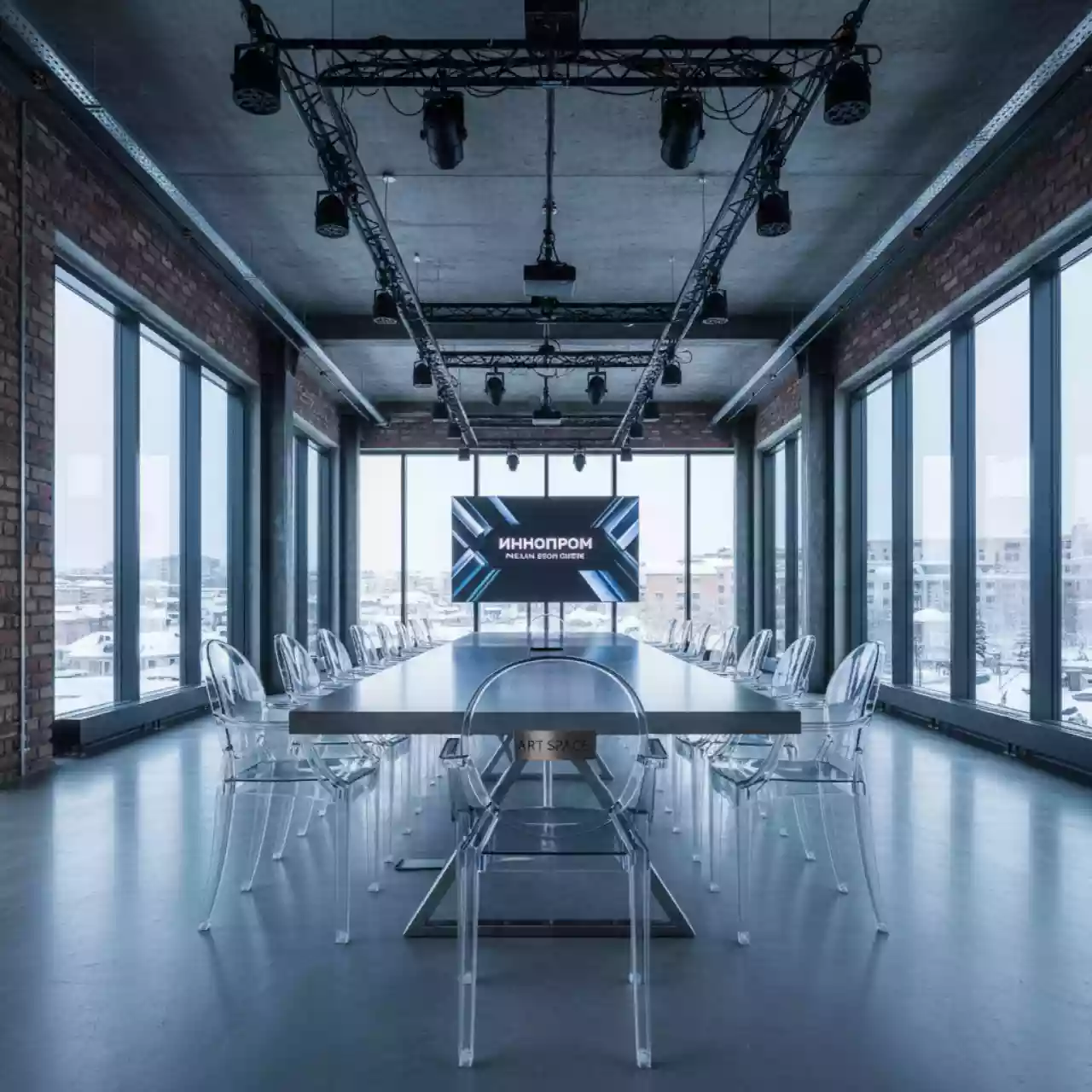 Аренда Стулья Victoria Ghost new прозрачные в Pullman Sochi Centre — ART SPACE