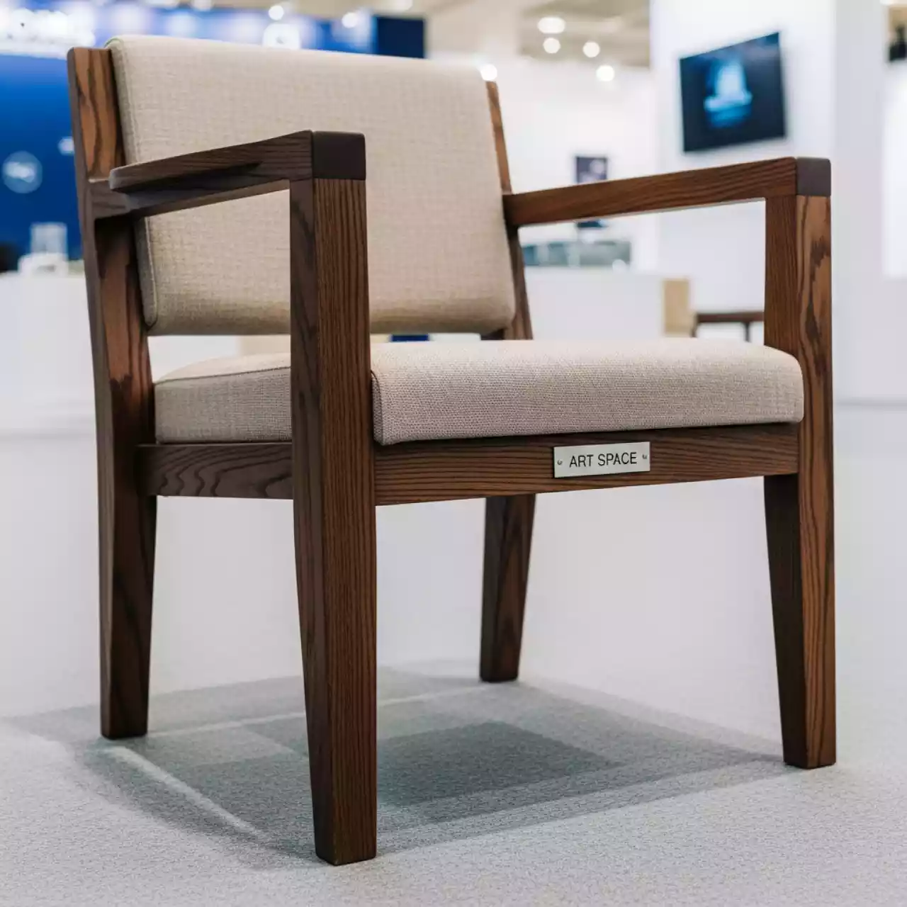Аренда Стул Юнит темный ясень марсель латте в Гранд Отель Поляна — ART SPACE
