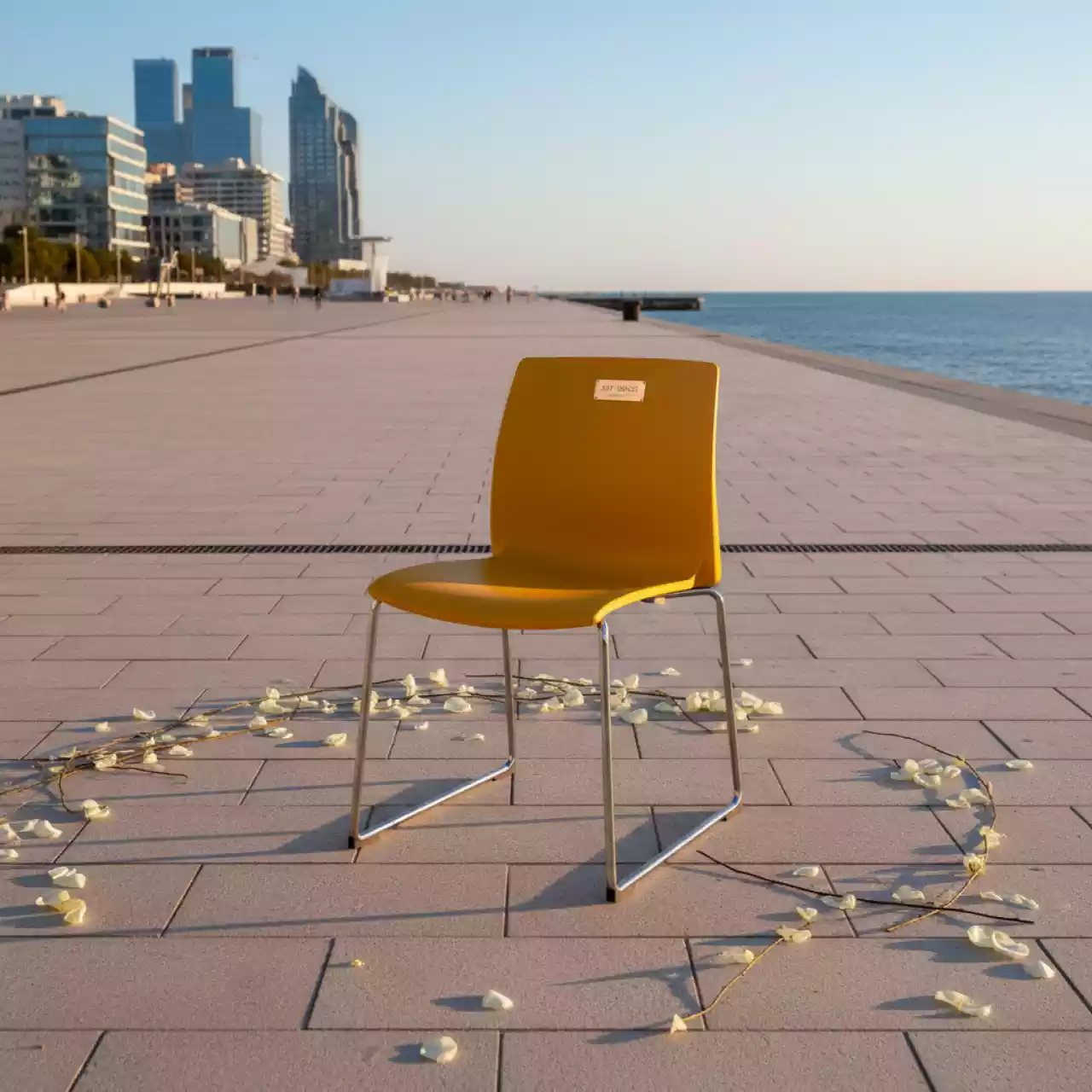 Аренда Стул желтый Geneva на Имеретинской набережной — ART SPACE