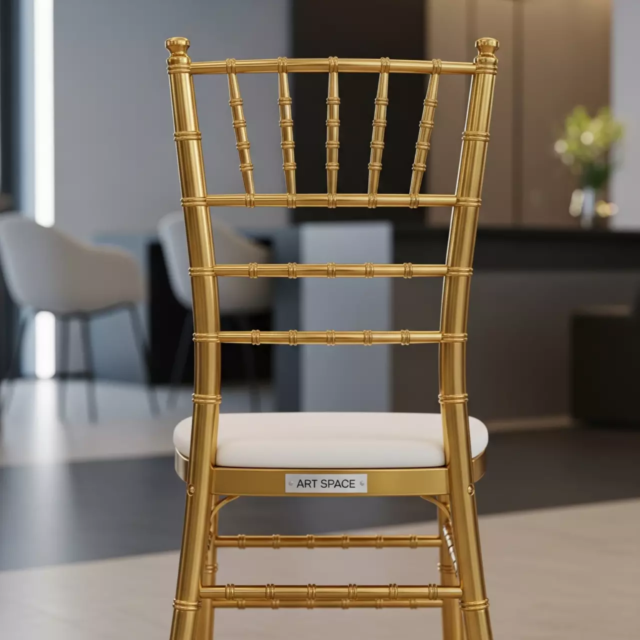 Аренда Стул золотой Кьявари в отеле «Богатырь» — ART SPACE