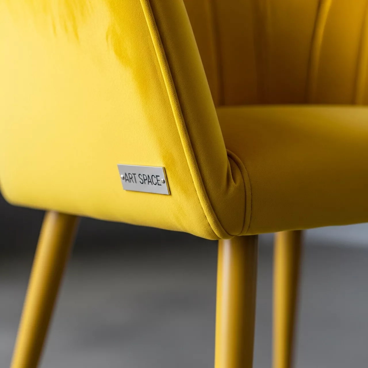 Аренда Стул золотой лимонный бархат ОКТАВА в City Park Hotel Sochi — ART SPACE