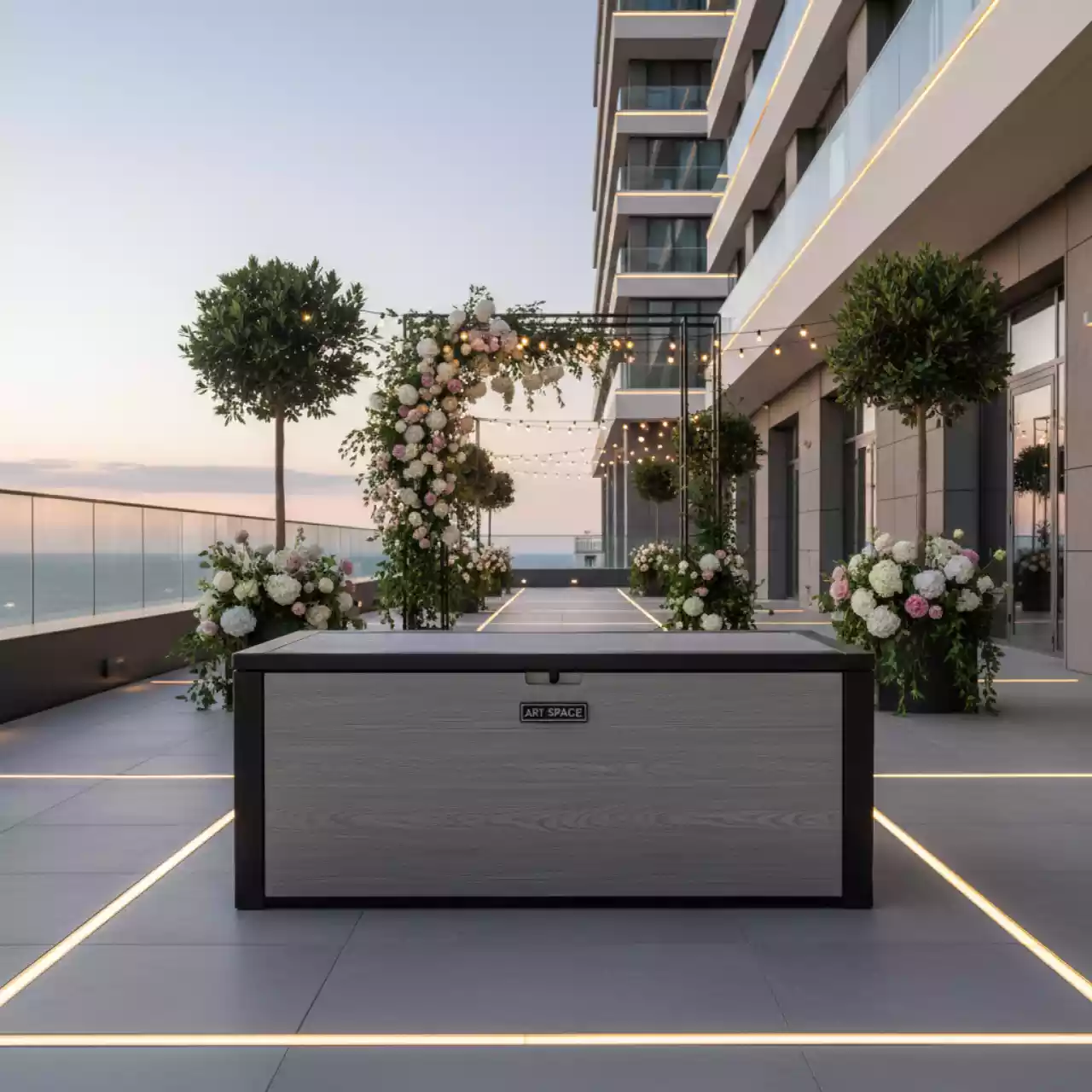 Аренда Сундук Novel 340 л серо чёрный в Cosmos Sochi Hotel — ART SPACE