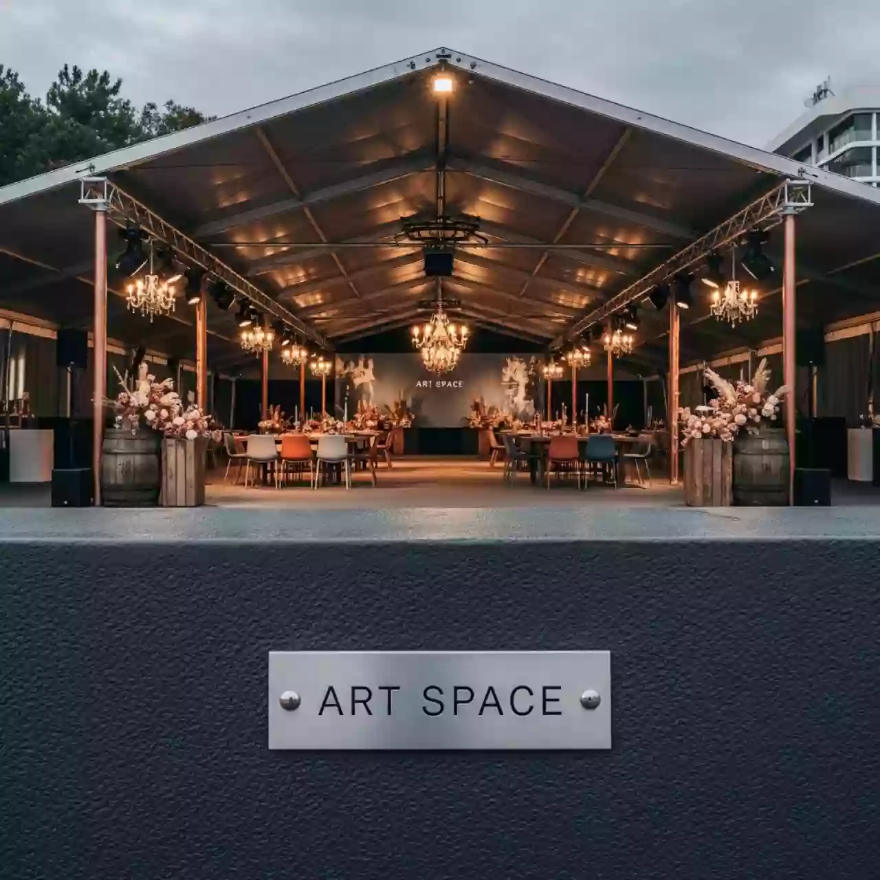 Аренда Свадьба под шатром в Mercure Сочи Центр — ART SPACE