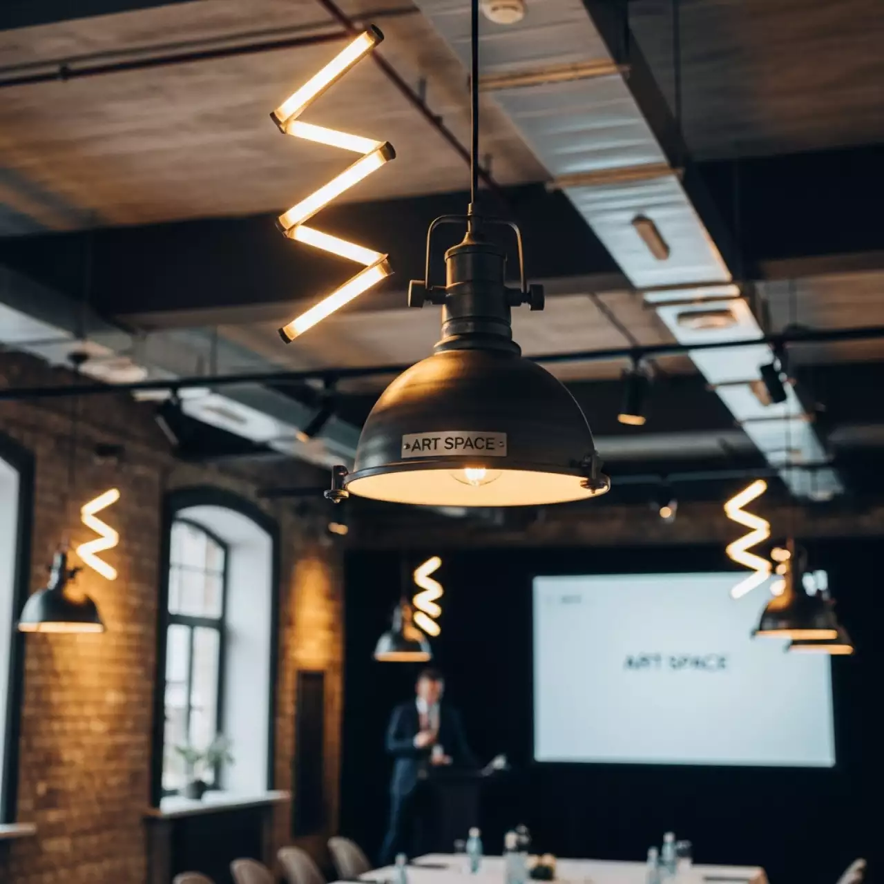 Аренда Светильник лофт Зиг Заг в City Park Hotel Sochi — ART SPACE