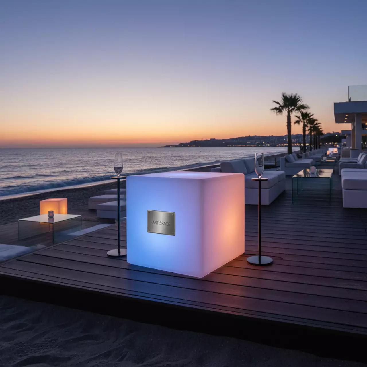 Аренда Светильник пластиковый куб Cubo 40 на пляжных клубах Хосты — ART SPACE