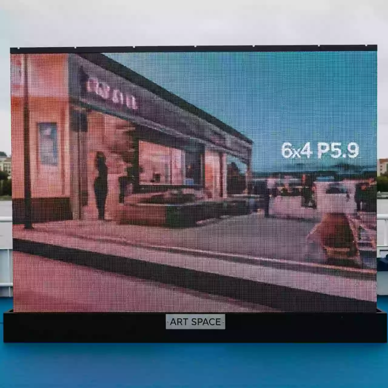 Аренда Светодиодный экран 6х4 м P5.9 на теплоходе «Дагомыс» — ART SPACE