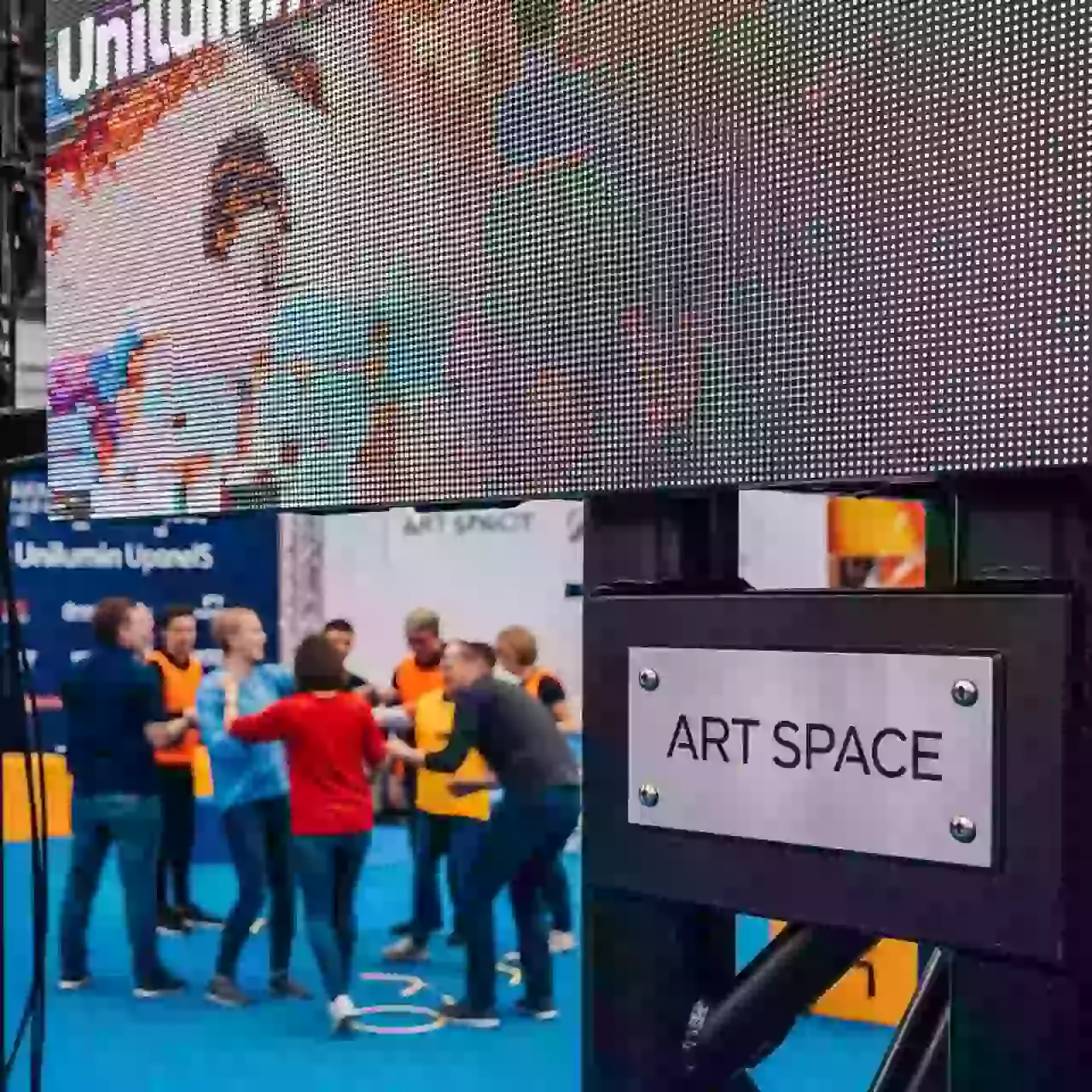 Аренда Светодиодный экран Unilumin UpanelS малый шаг пикселя на арене «Фишт» — ART SPACE