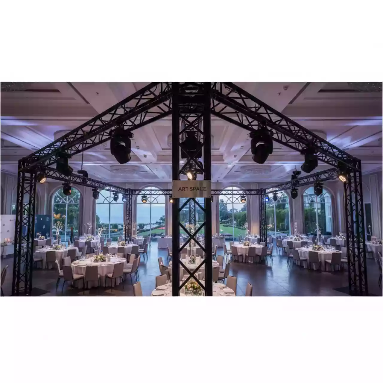 Аренда Световая конструкция Black Frame в отеле Radisson Lazurnaya — ART SPACE