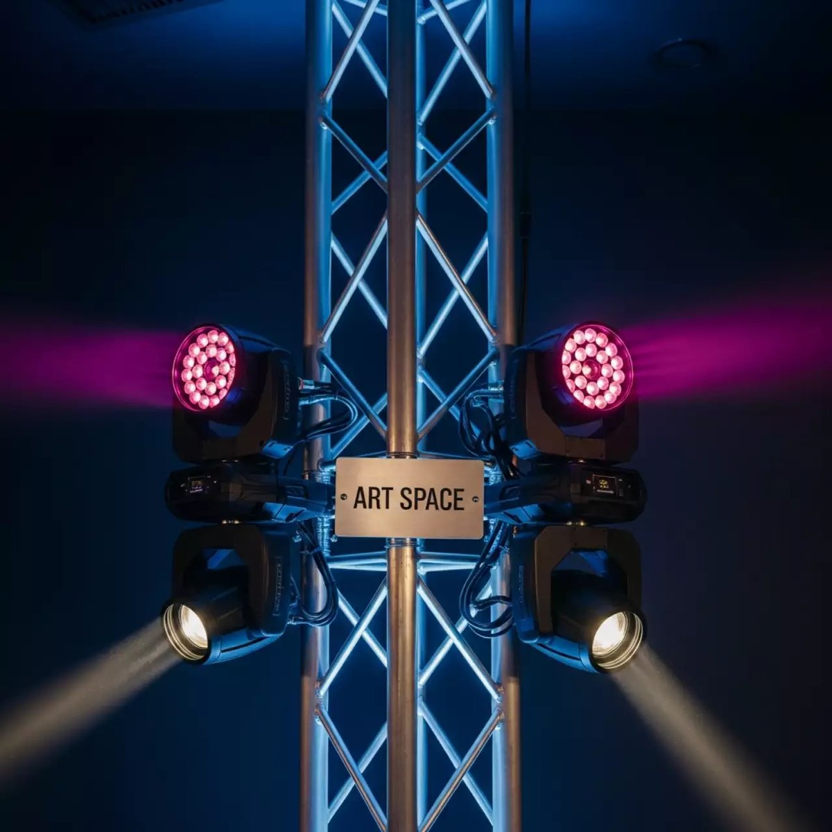 Аренда Световая установка для вечеринки в ресторане «Баран-Рапан» — ART SPACE