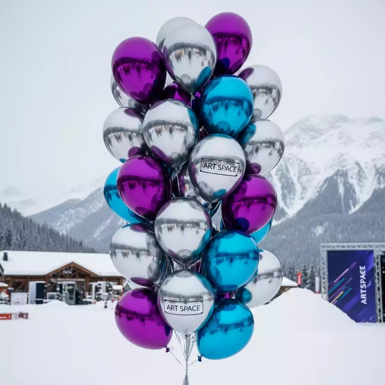 Аренда Связка из шаров 42 в Novotel Resort — ART SPACE