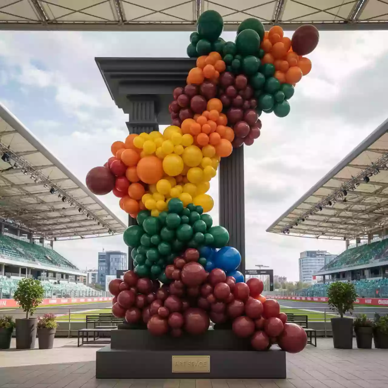 Аренда Связка из шаров 72 на Сочи Автодроме — ART SPACE
