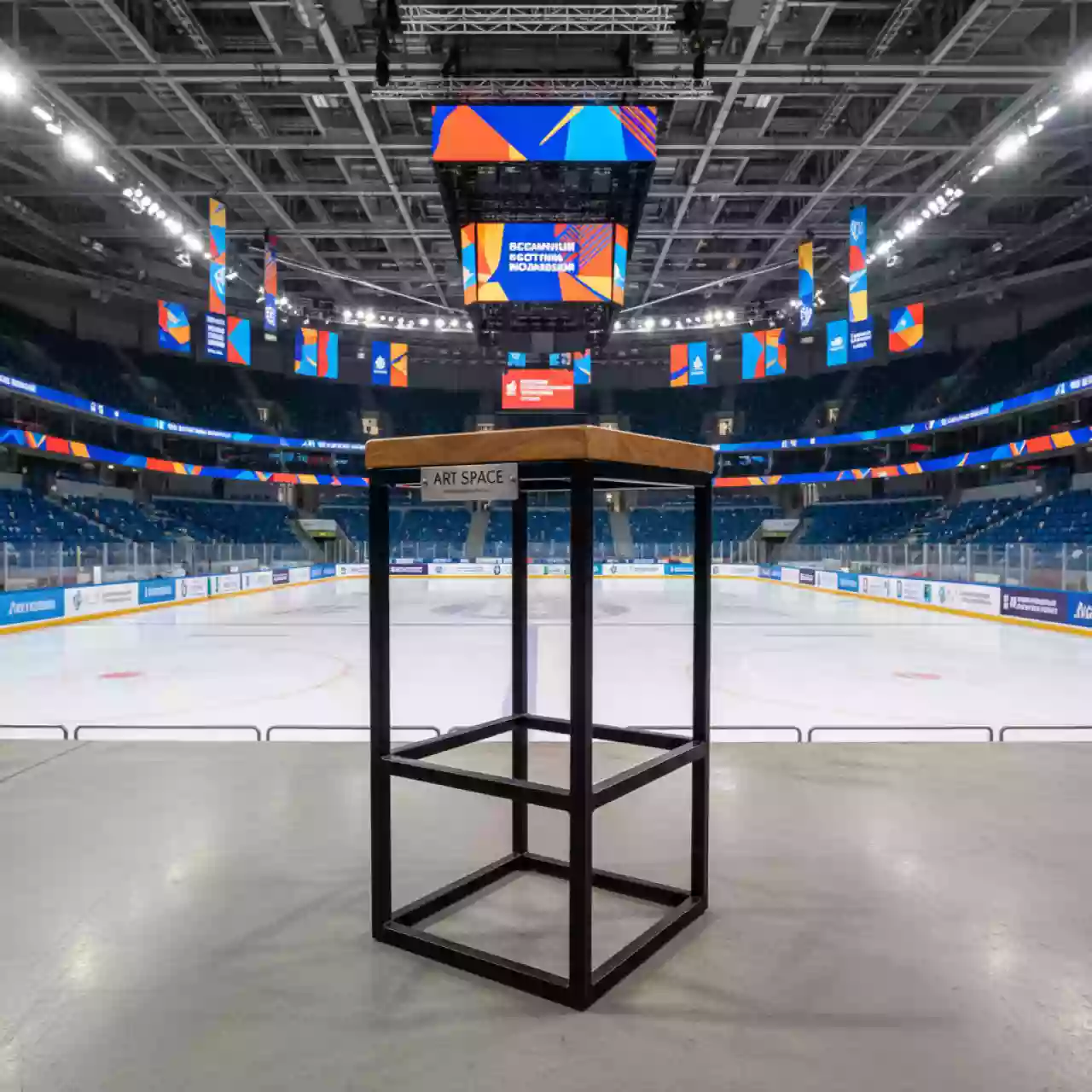 Аренда Табурет барный Лофт 11 Н в ледовом дворце «Большой» — ART SPACE