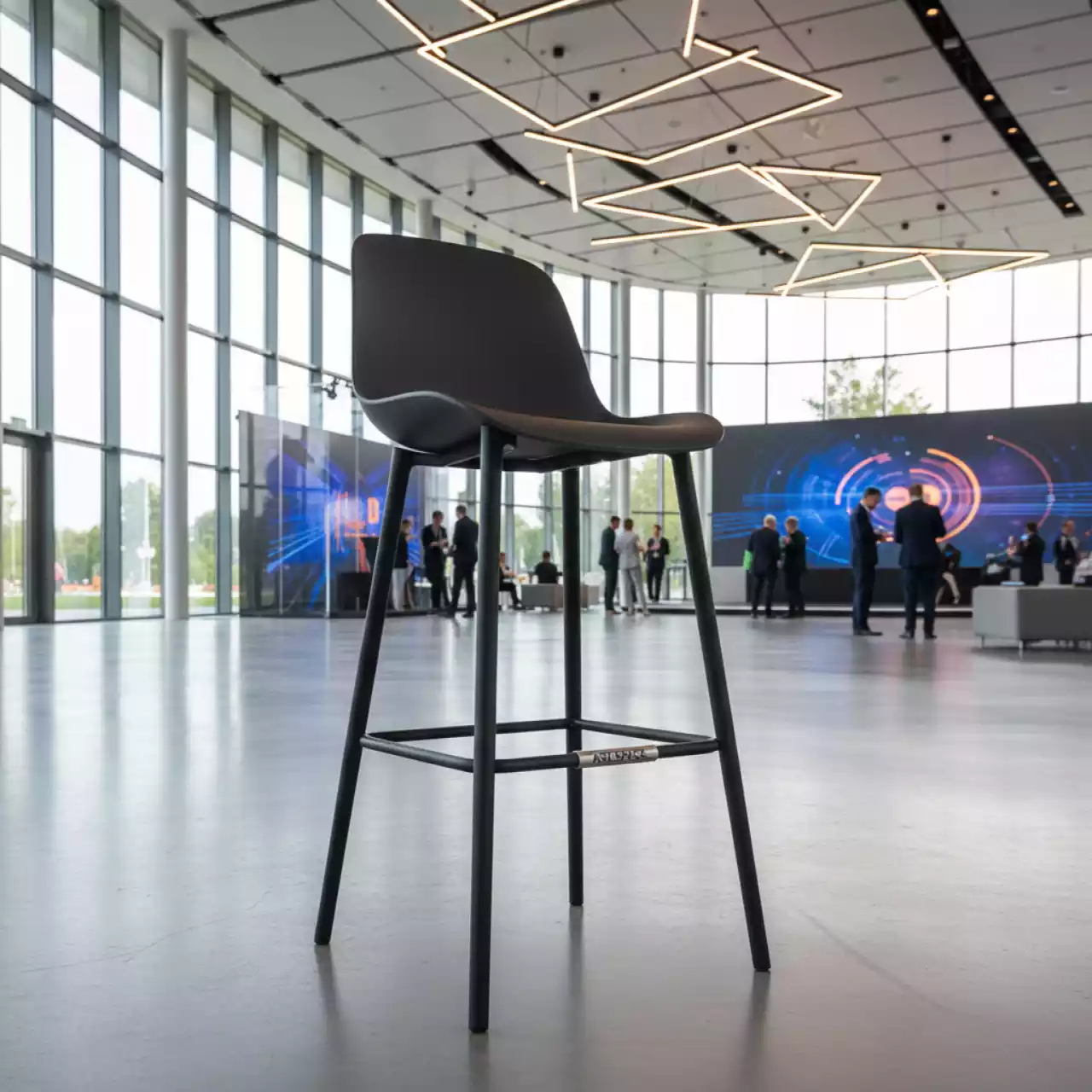 Аренда Табурет барный пластиковый Fox 75 в Omega Sirius — ART SPACE