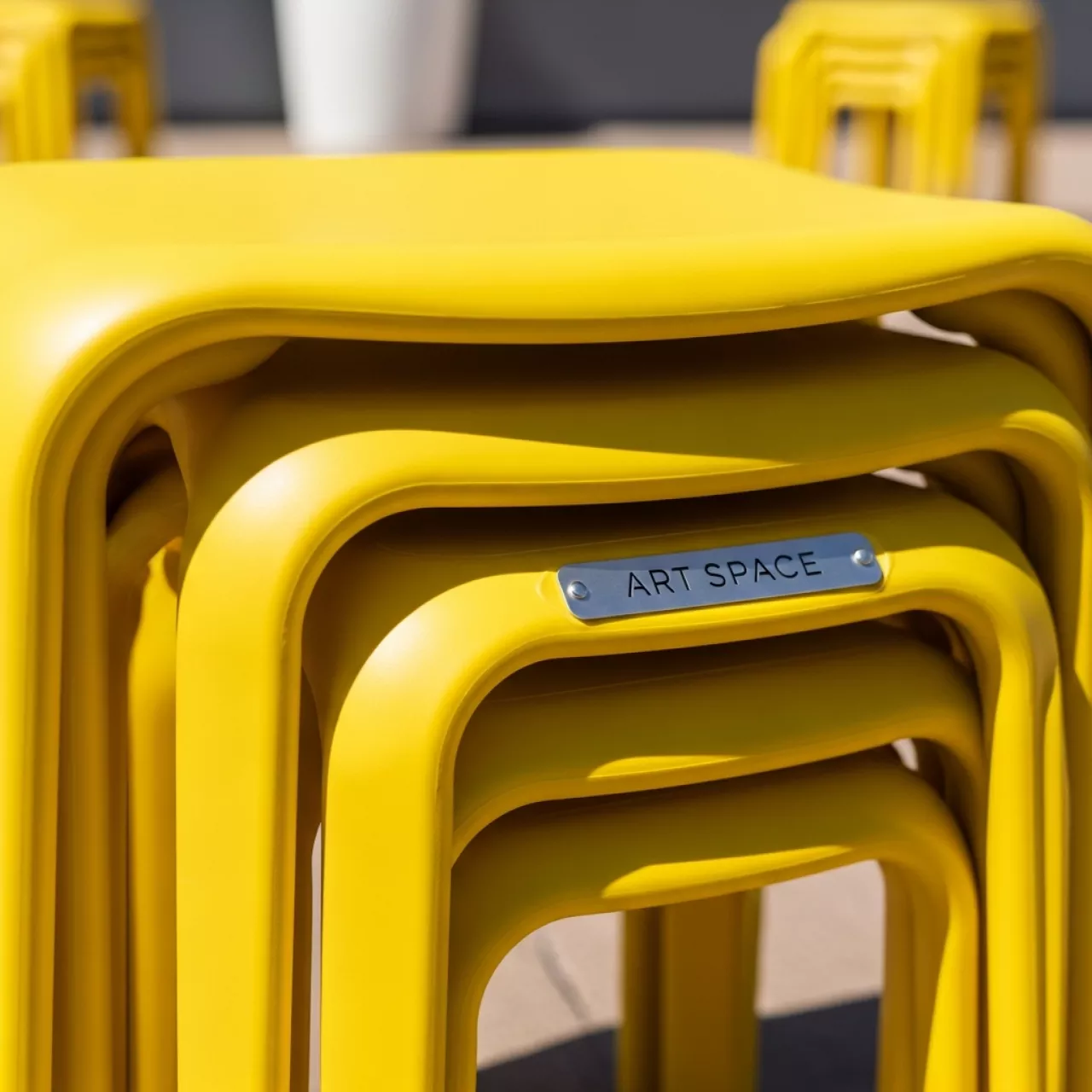 Аренда Табурет детский пластиковый Маммут R4E 00191 желтый в санатории «Октябрьский» — ART SPACE