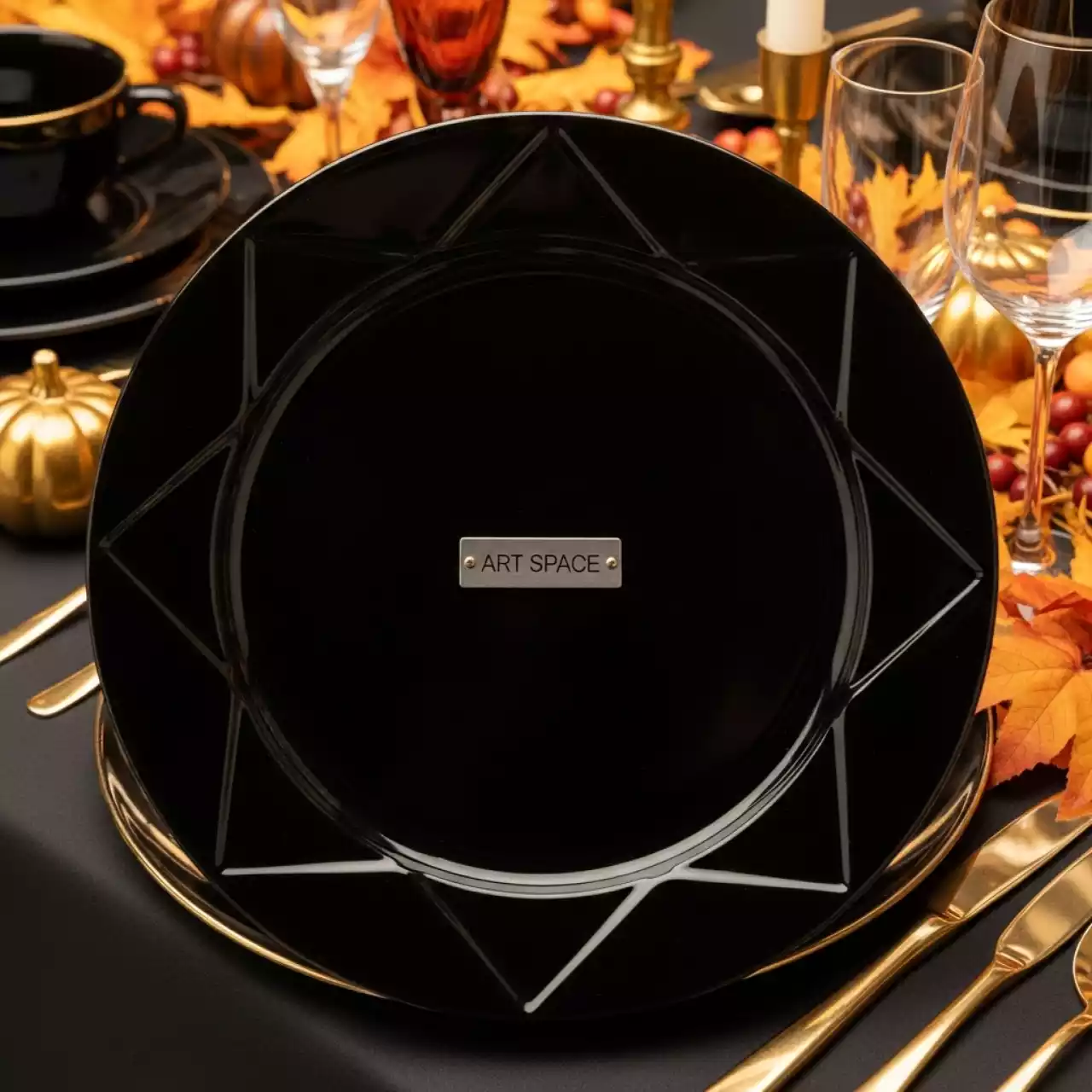 Аренда Тарелка Джевел черная 25 см в санатории «Металлург» — ART SPACE