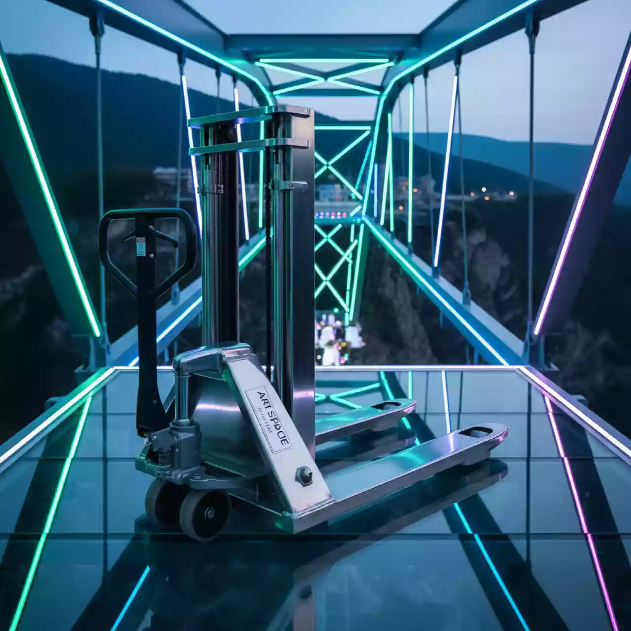 Аренда Тележка гидравлическая рохля Pfaff Silverblau Proline HU20 115 VATP из нержавеющей стали в Skypark Sochi — ART SPACE