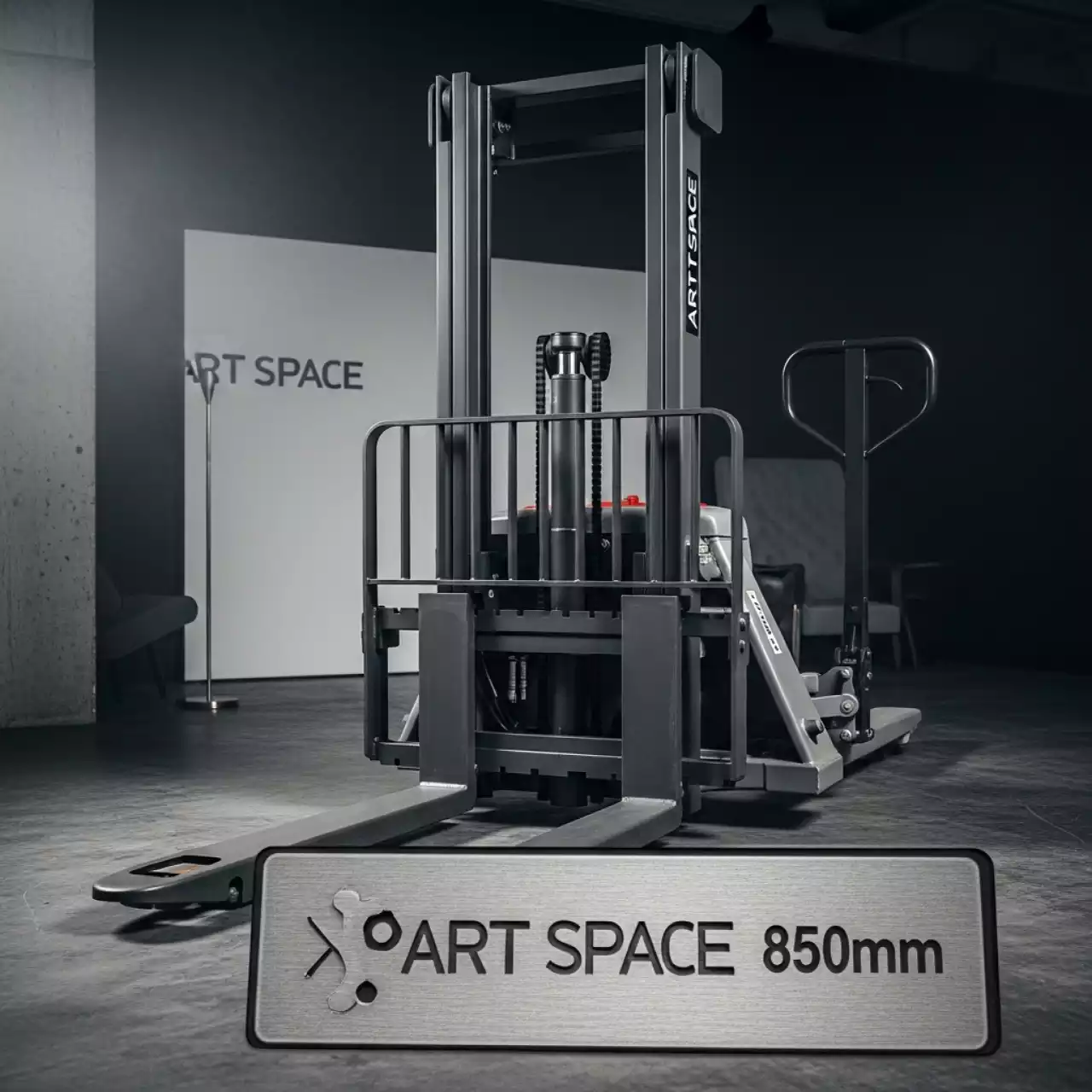 Аренда Тележка гидравлическая Tisel T25B850 с широкими вилами в Golden Tulip Rosa Khutor — ART SPACE