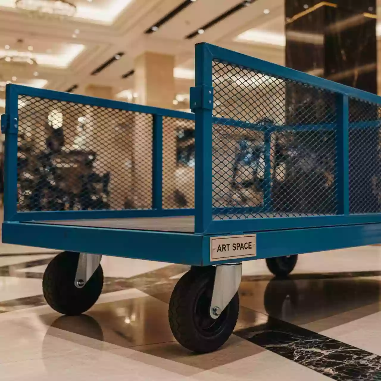 Аренда Тележка платформенная 4 колесная ручная Стелла КПО 500С 200 К 550 кг в Grand Karat Sochi — ART SPACE