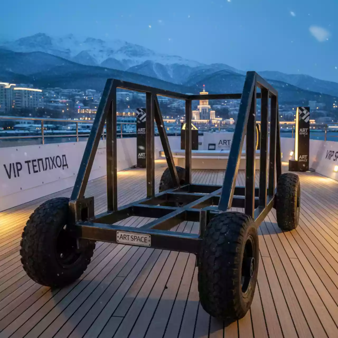 Аренда Тележка платформенная 4 колесная ручная Стелла КПО 500Т 160 K 400 кг на VIP теплоходе (Морпорт Сочи) — ART SPACE