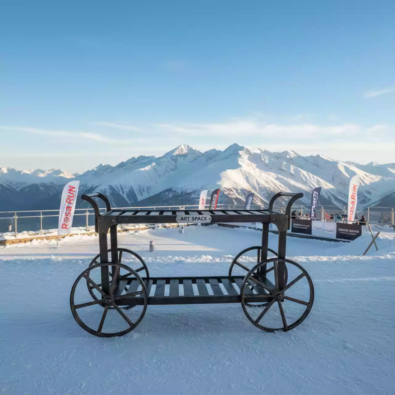 Аренда Тележка сервировочная Vintage серии Винтаж на площадке Rosa Peak (2320м) — ART SPACE
