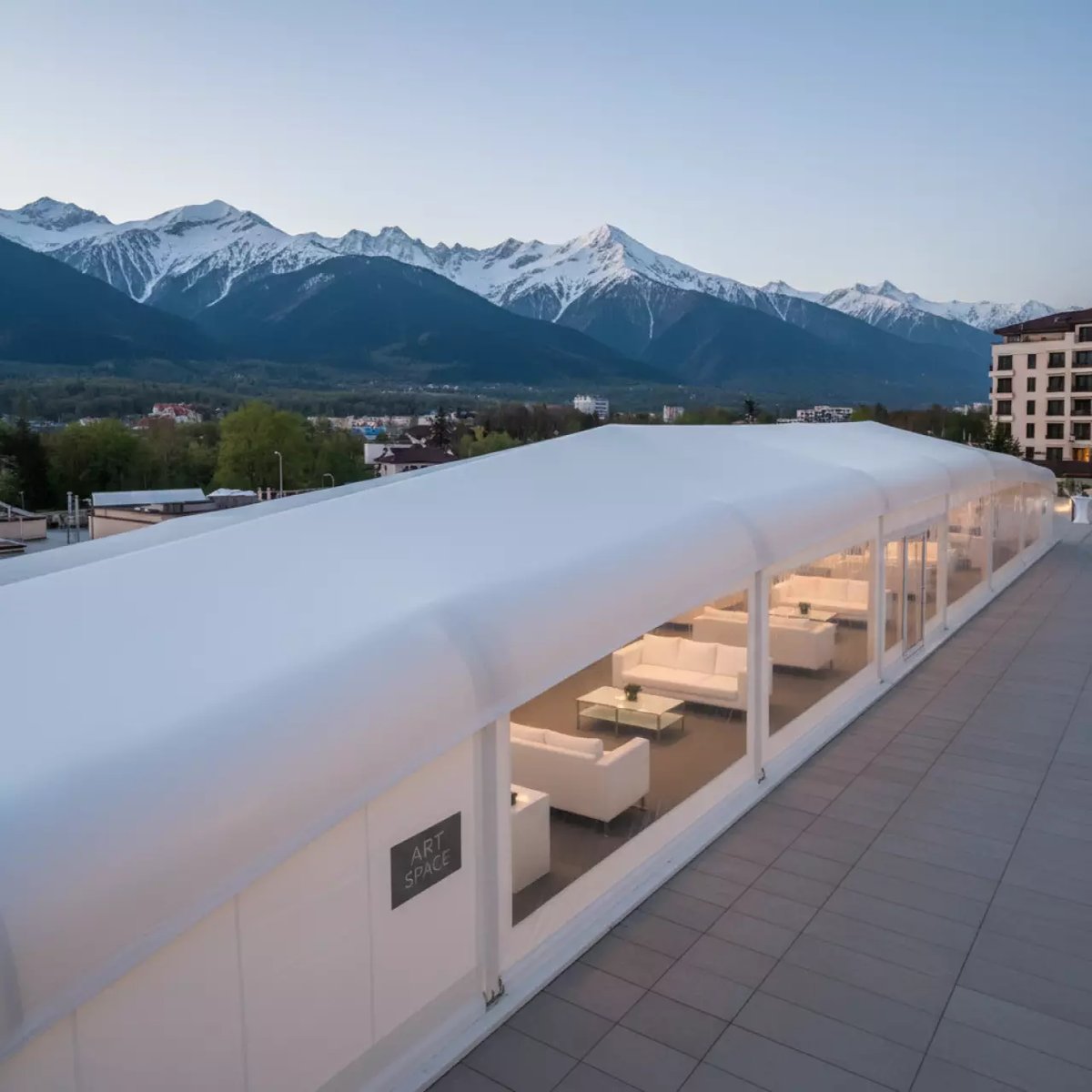 Аренда Тент Кайт 4х24 белый в Sochi Marriott Krasnaya Polyana — ART SPACE